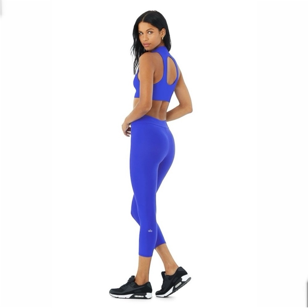 Alo Yoga Airlift Set - Picture 2 of 15